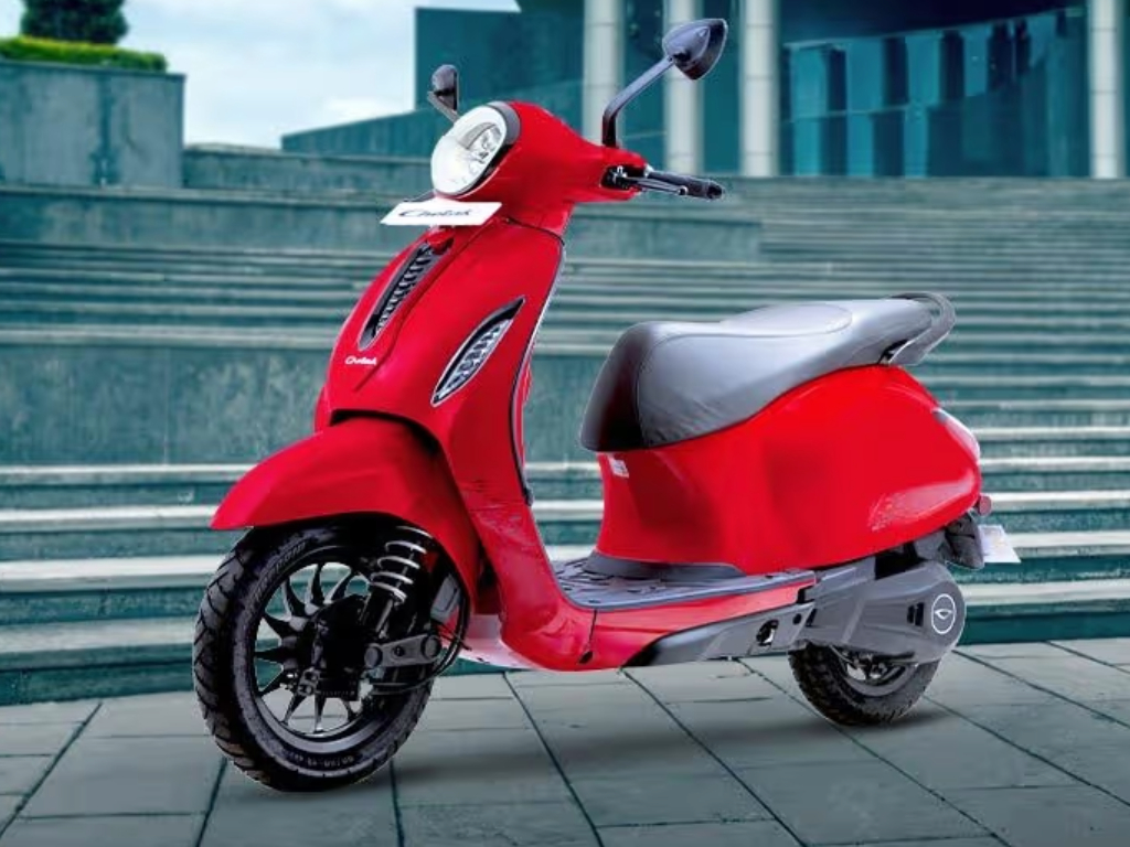 Bajaj Chetak 3001: 1 बार चार्ज करो और 325KM तक भागेगी! Activa को देगा कड़ी टक्कर 5 Bajaj Chetak 3001
